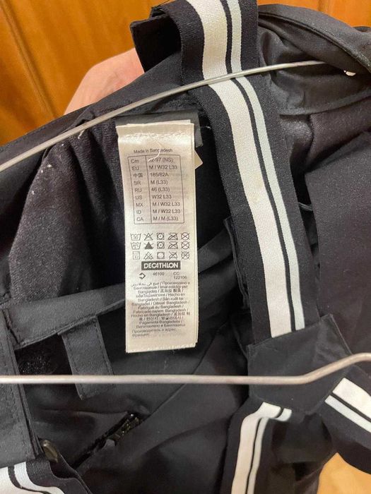 Vând pantaloni ski negri in stare perfecta