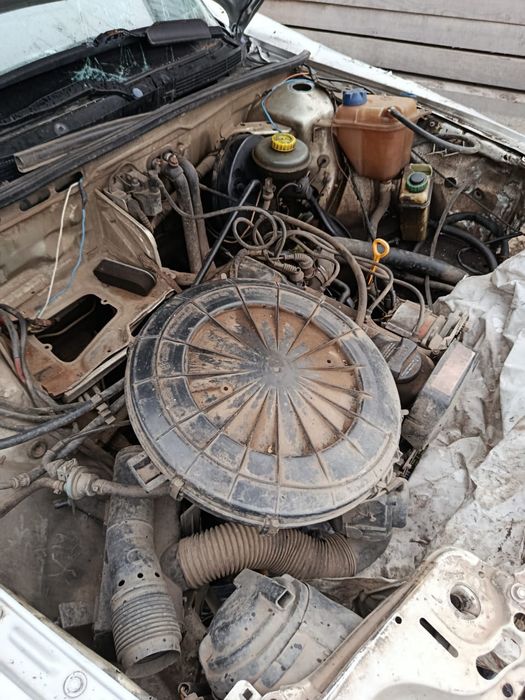 Продам Ауди б4 битая