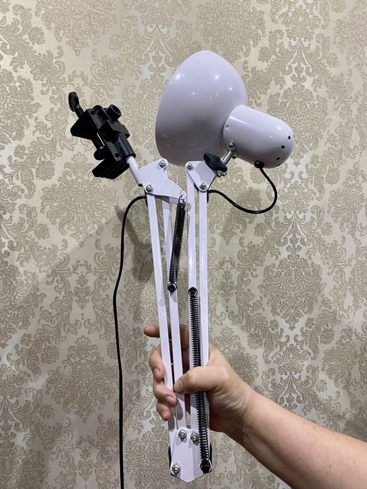 Настольная лампа