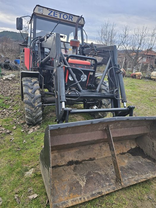 Трактор с челен товарач Зетор zetor 7745