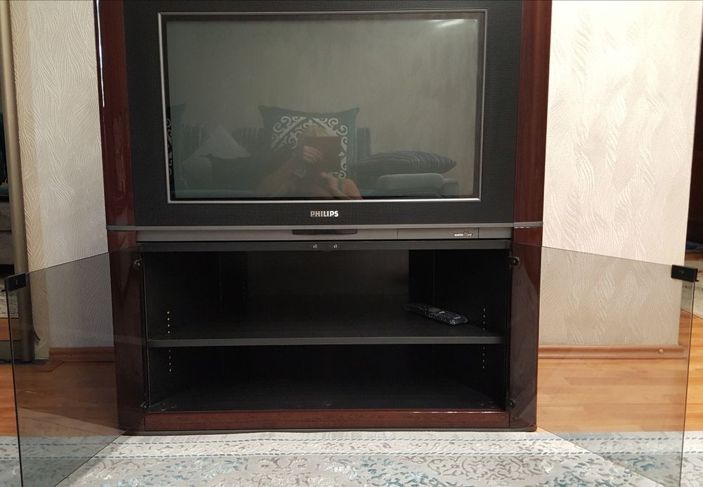 Срочно продам телевизор "Philips"