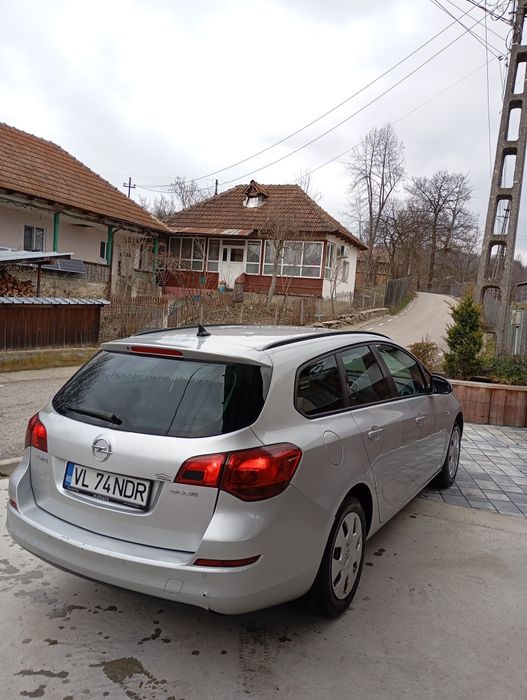 Opel Astra j 2012