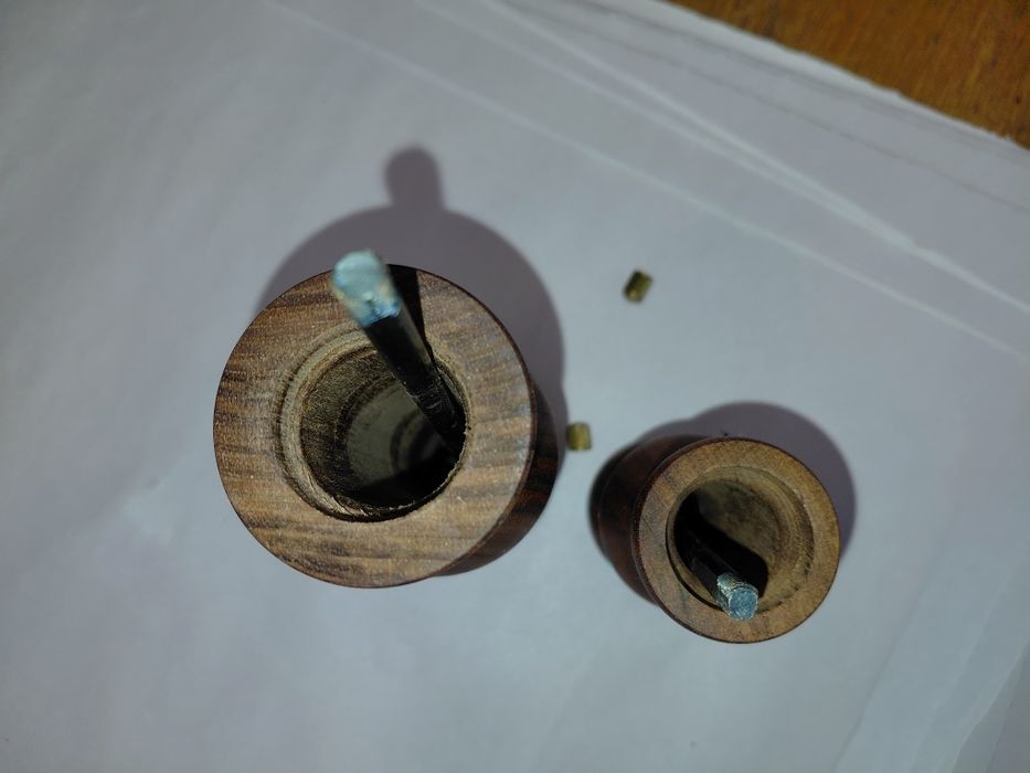 Дървени(Орех) мелнички за сол/пипер