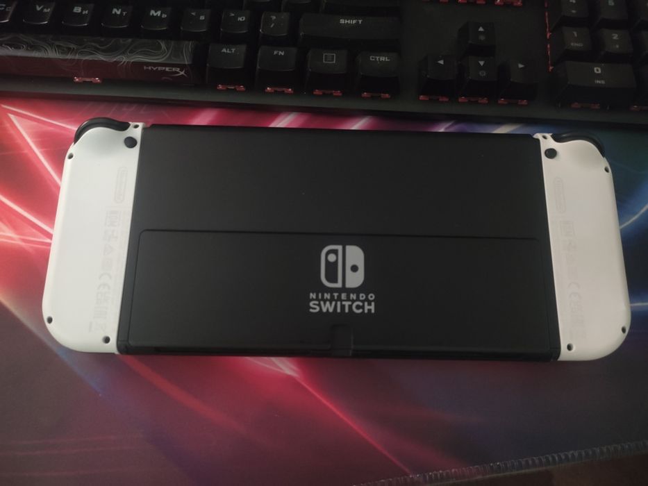 Продам Nintendo switch oled