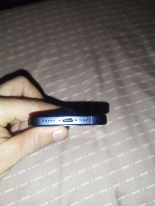 iPhone 15pro 256 baterie 89  telefonul e că nou fac și schimb