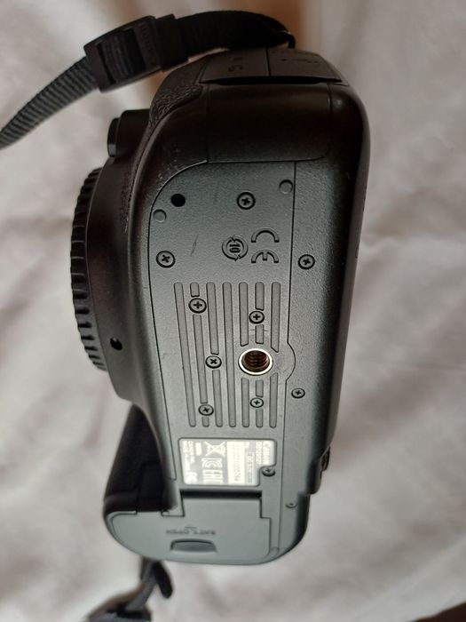 CANON EOS 5DS
50.6 MP Full-Frame CMOS