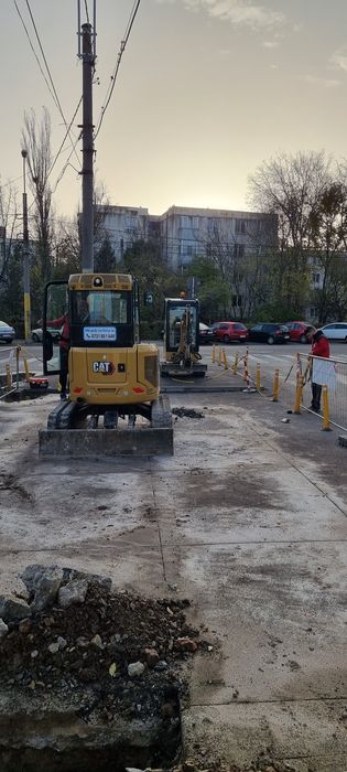 Inchiriere/inchiriez Miniexcavator 3tone/Bobcat/Motoburghiu