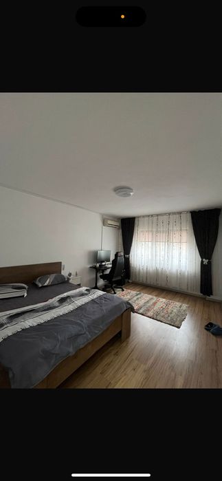 Proprietar închiriez garsonieră 40 mp, et 5 în bloc din 1986