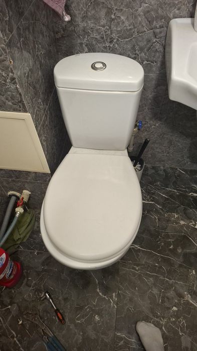 Продам унитаз в хорошем состоянии