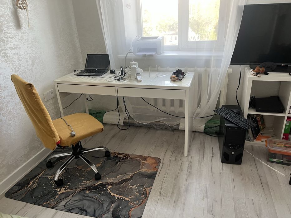 Продам стол Ikea