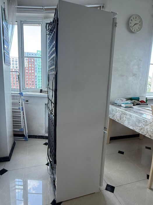 Продам бу холодильник Whirlpool