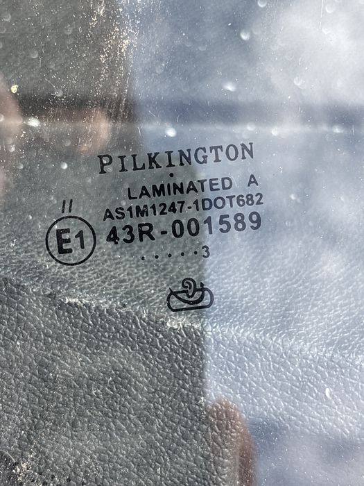 Parbriz renault megane 3 Gtline original pilkington fara senzori