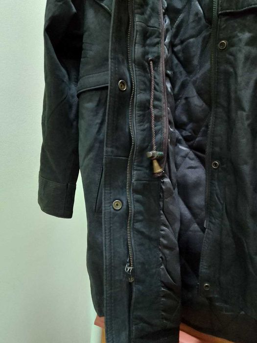 куртка женская кожаная новая с отстегивающимися капюшоном и подкладкой