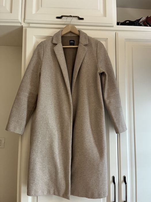 Pardesiu Zara in stare foarte buna