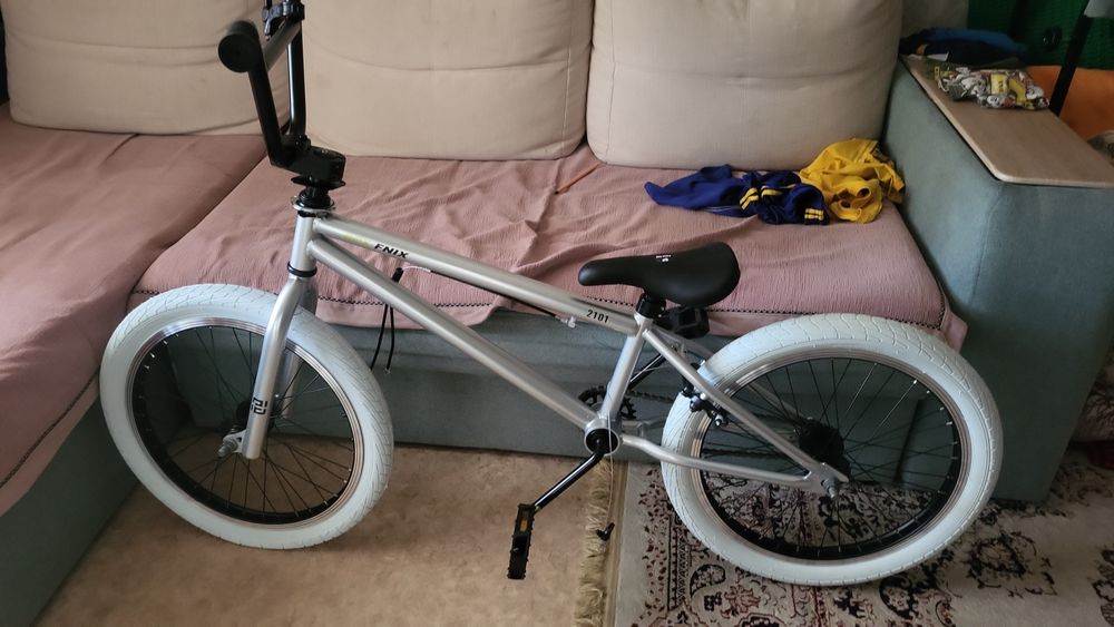 Продам велосипед BMX.