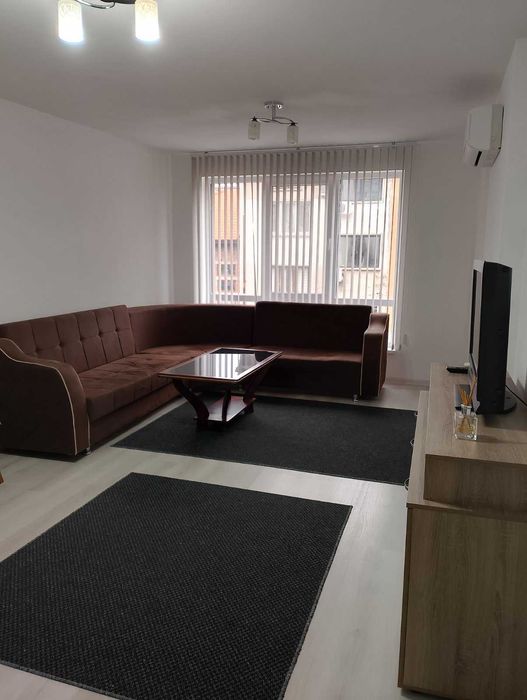 Дава се под наем Двустаен апартамент в Асеновград - 68 кв.м за 298.86 € - Снимка #1