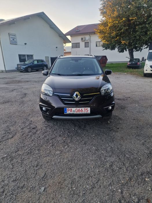 Renault Koleos 2.0
- scaun reglabil, cu funcție de încălzire pentru șo