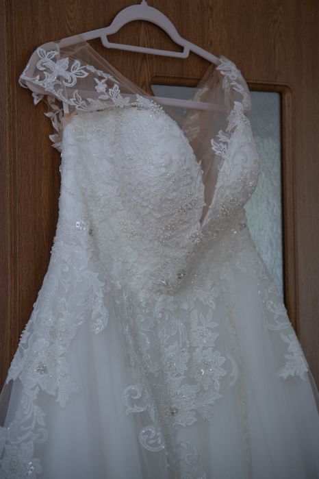 Vând Rochie de mireasa în