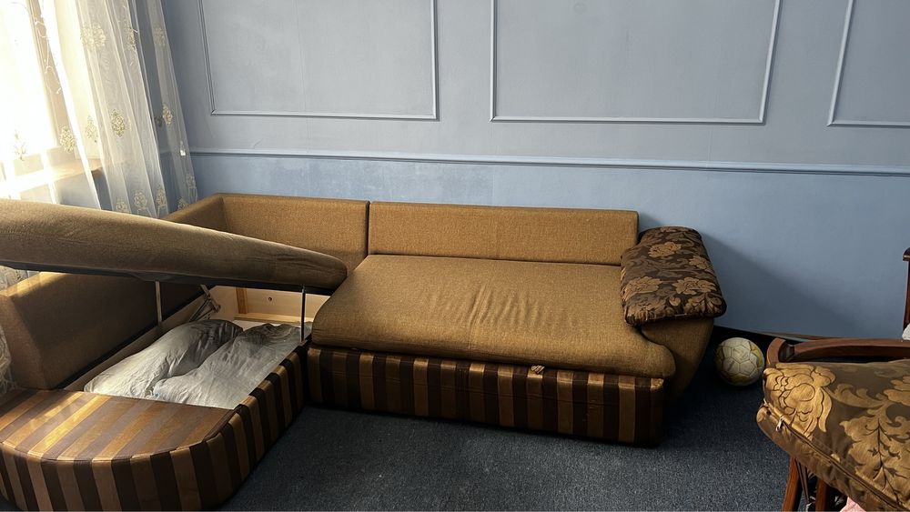 Диван в хорошом состояние