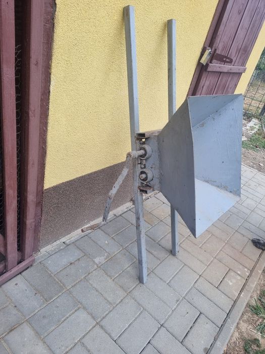 Mașină de tocat struguri ,in stare bună.