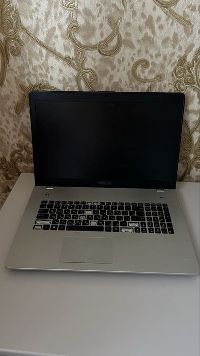 Ноутбук asus продаеться