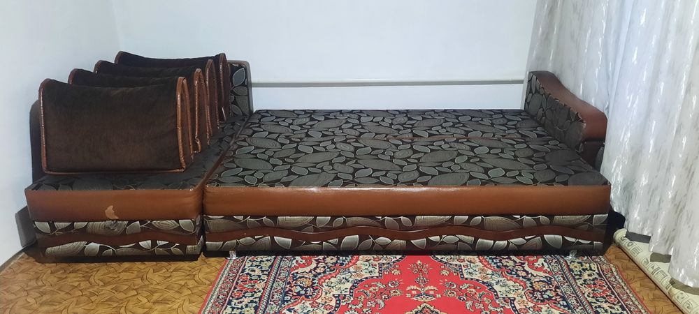 Продам диван б/у в хорошем состояний