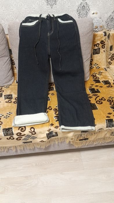 Продам брюки джинсы утепленные для девочки