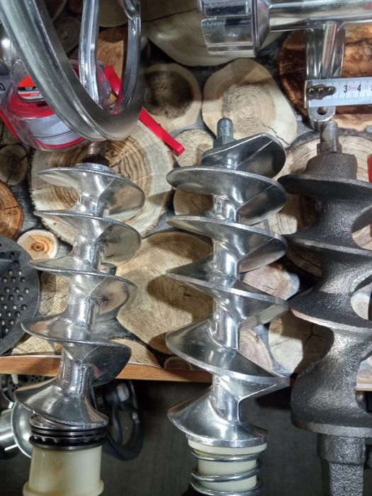 Месомелачка номер-32+Електромотор с стойка за 1.5 kw/2.2kw