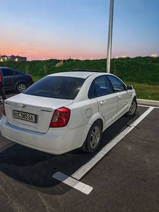 Ласетти 2009 сотилади