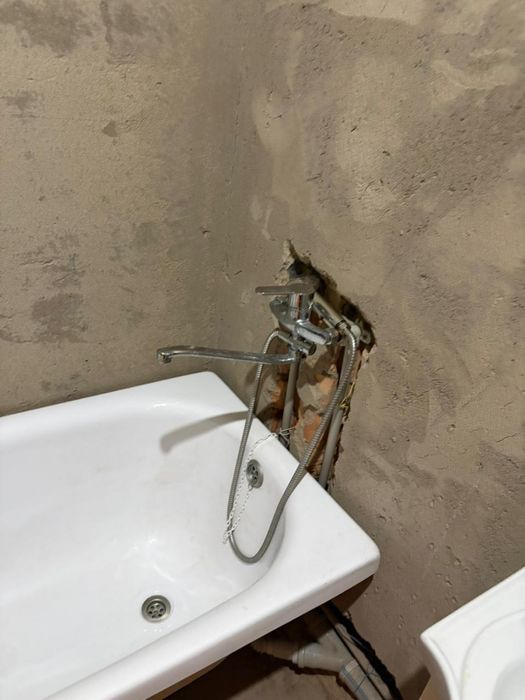 Продается унитаз  ванна раковина