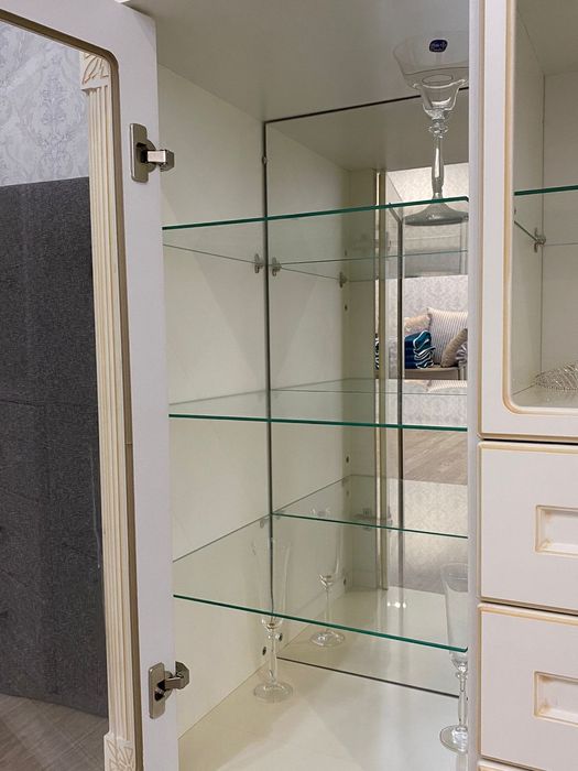 Продам шкаф трюмо