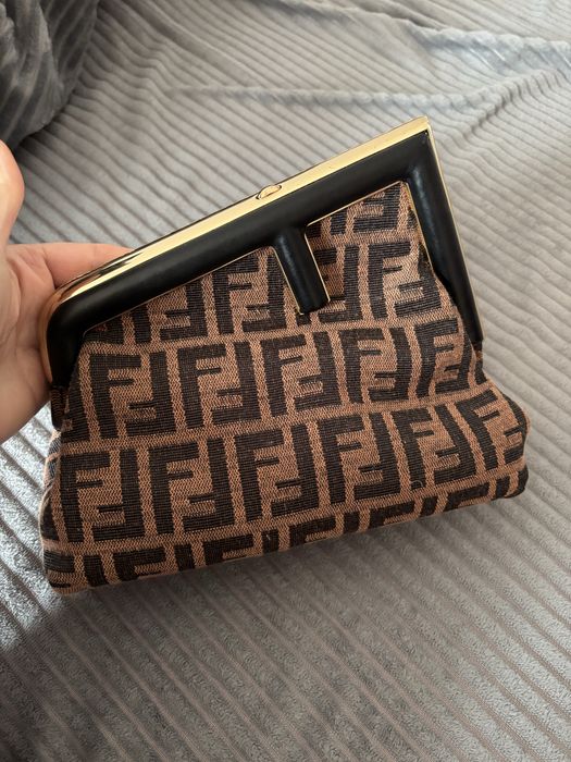 Geanta Fendi superba