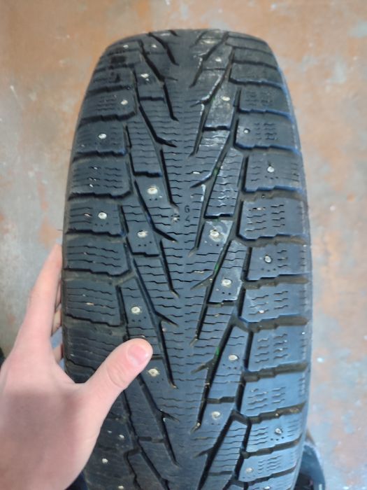 Продам резина зимняя Nokian