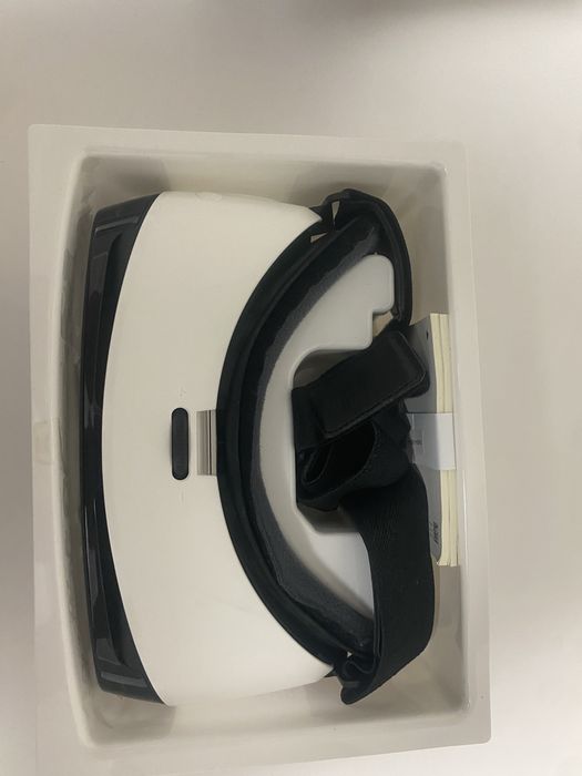 Продаю VR очки от Samsung