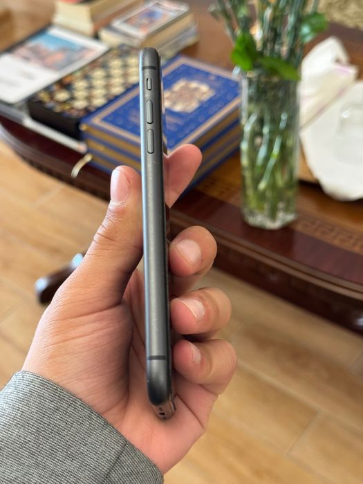 Продается iPhone 11 б/у
