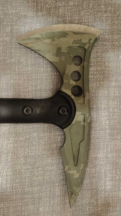 Ножове 3 броя + тактическа брадва Томахоук - за 50 лв.