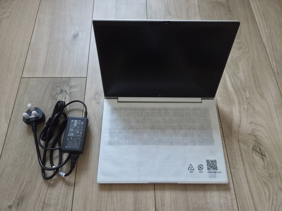 Продавам нов HP EliteBook 640 G11