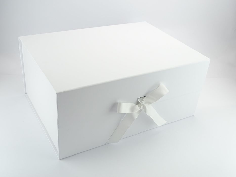 Луксозна Бяла Кутия