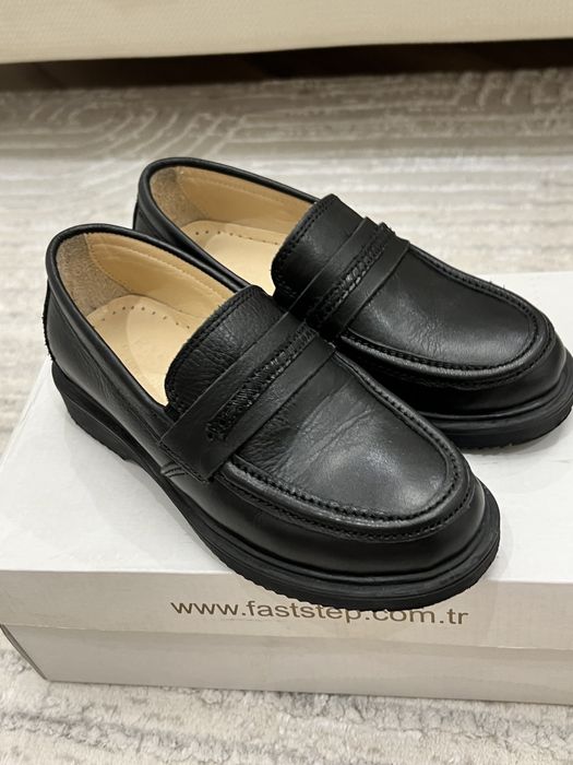 Продам детские туфли