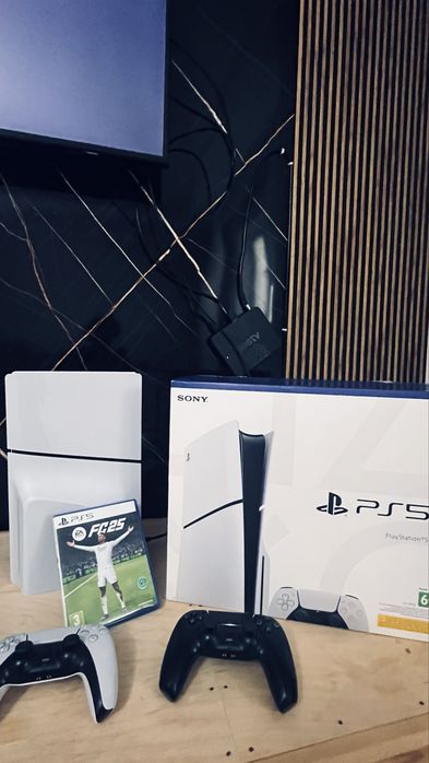 Продаю пс 5 в отличном состояний с играми и с Ps plus Extra