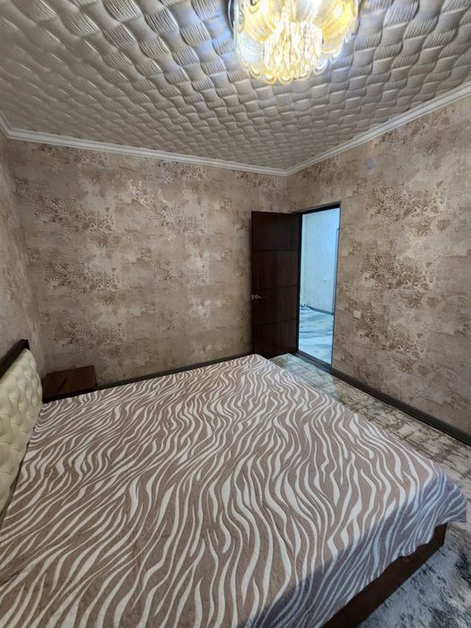 Продаётся 2х комнатная квартира на 2м этаже в  3х этажном доме.