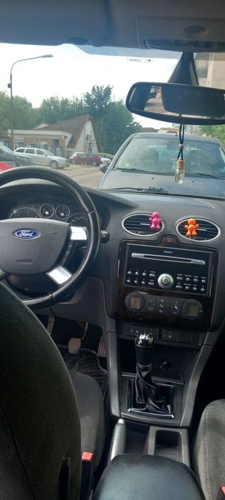 Vând Ford Focus 1.6 TDCi,an 2005,culoare gri metalizat