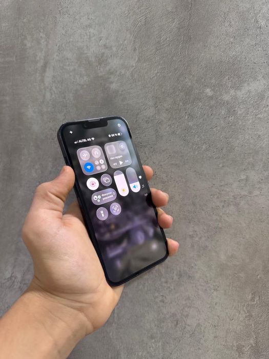 Продам iPhone 14