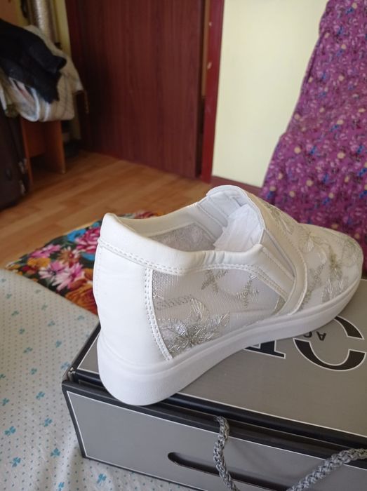 Обувь женская белая для лета