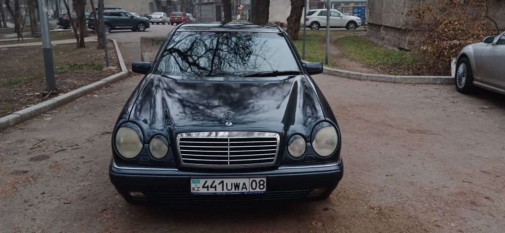 Mercedes-Benz w210