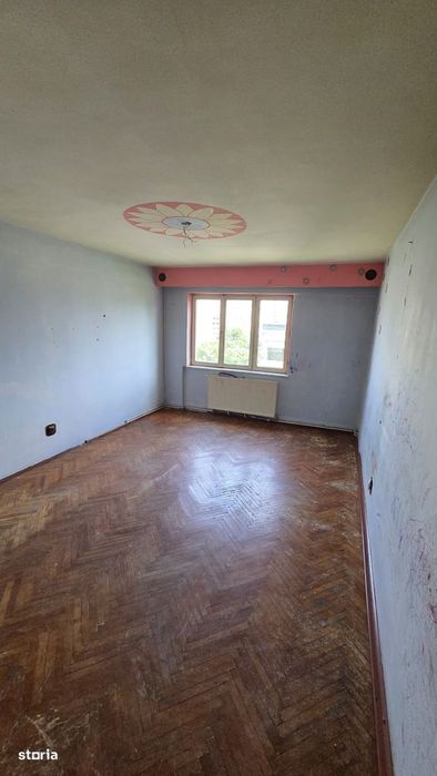 Apartament 3 camere etaj intermediar– Drumul Careiului
