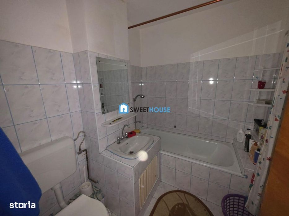 Apartament cu doua  camere zona Combinat