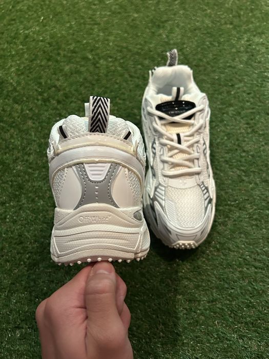 Off white be right back white