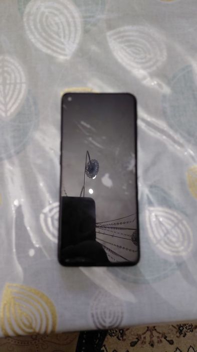 Продам телефоны с разбитыми экранами