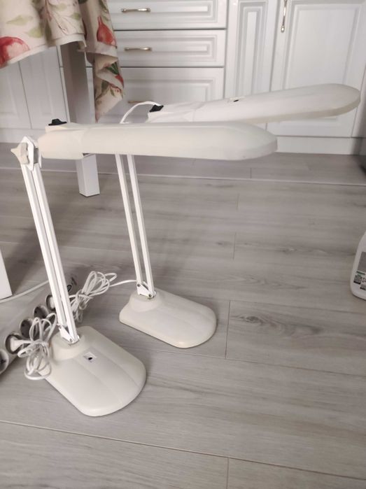 Настольная лампа